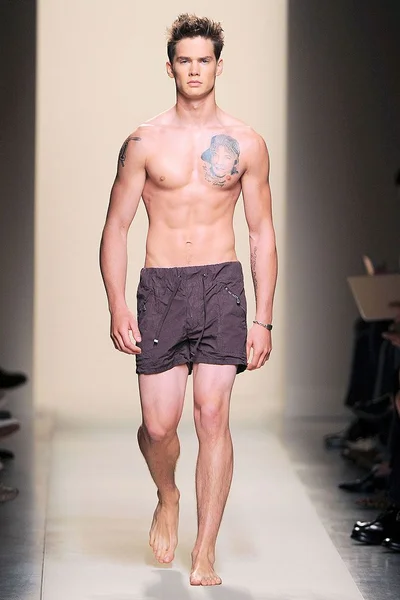 Look 14
